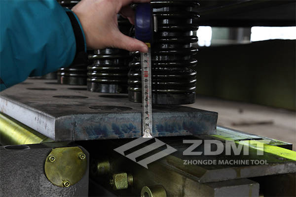 ZDG-4032液壓閘式剪板機(jī) ZDG-4032液壓閘式剪板機(jī)